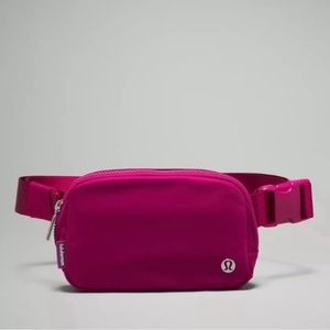 Lululemon Everywhere Belt Bag 1L Wild Berry